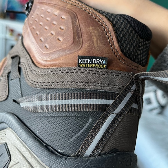 SOLD / KEEN Waterproof Hiking Boots - Picture 6 of 9
